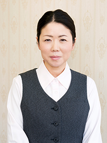 フロアスタッフ 升倉峰子さん